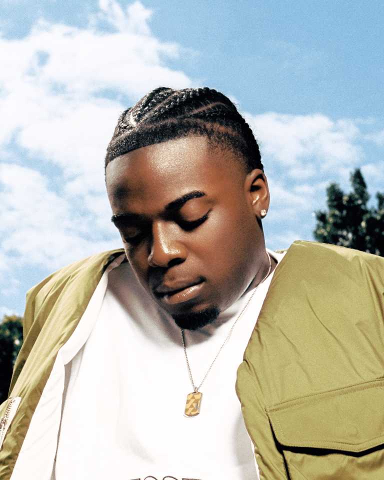 el cantante Yapi y Afroqueen regalan una clase gratis para promocionar su nueva canción